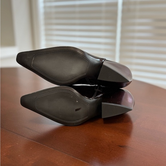 NWOT - Sarto by Franco Sarto Anina Bootie - Color: Bordeaux - Size 7 - Picture 6 of 8